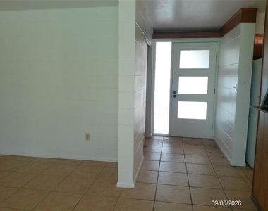 1423 Crystal Lake Drive - Photo Thumbnail 2