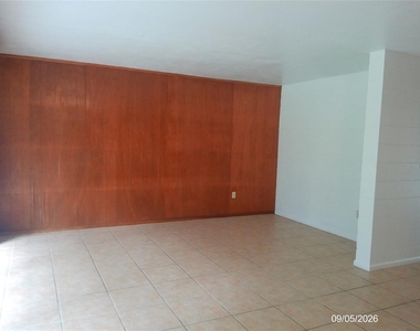 1423 Crystal Lake Drive - Photo Thumbnail 10