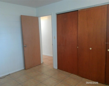 1423 Crystal Lake Drive - Photo Thumbnail 15
