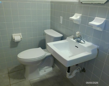 1423 Crystal Lake Drive - Photo Thumbnail 23