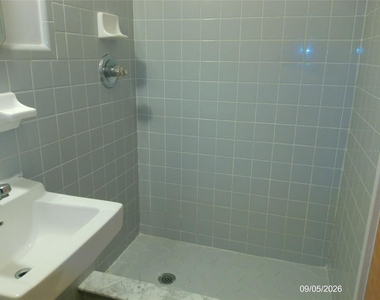 1423 Crystal Lake Drive - Photo Thumbnail 22