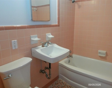 1423 Crystal Lake Drive - Photo Thumbnail 12