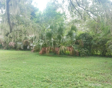 1423 Crystal Lake Drive - Photo Thumbnail 27