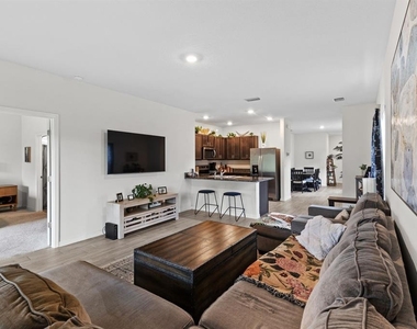 1447 Nw 136th Boulevard - Photo Thumbnail 5