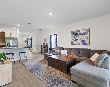 1447 Nw 136th Boulevard - Photo Thumbnail 6