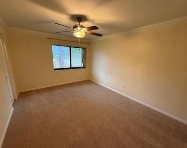 2635 Sw 35th Place - Photo Thumbnail 4