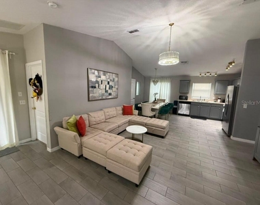 1875 Royal Ridge Drive - Photo Thumbnail 6