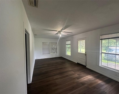 8725 N Silver Lake Road - Photo Thumbnail 3