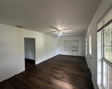 8725 N Silver Lake Road - Photo Thumbnail 4