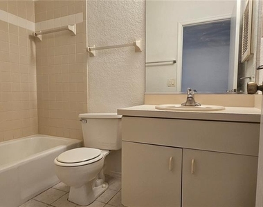 22441 Westchester Boulevard - Photo Thumbnail 11
