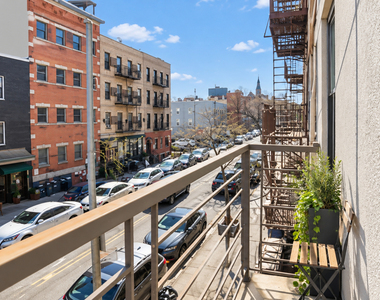 24 Havemeyer Street - Photo Thumbnail 3