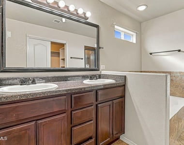 14231 N Point Avenue - Photo Thumbnail 34