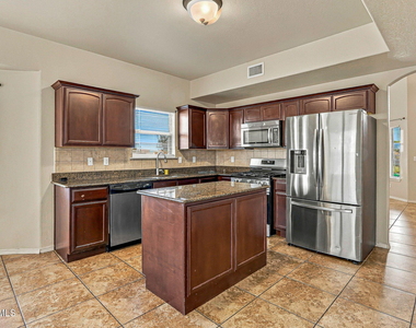 14231 N Point Avenue - Photo Thumbnail 11