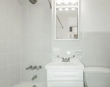226 East 74th Street - Photo Thumbnail 4