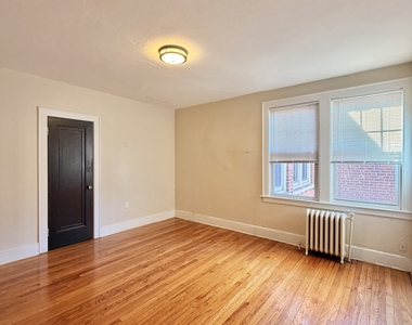 405 Main Street - Photo Thumbnail 2