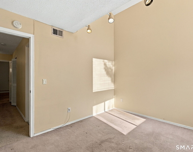 11 Talcott Forest Road - Photo Thumbnail 12