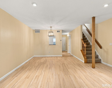 11 Talcott Forest Road - Photo Thumbnail 10
