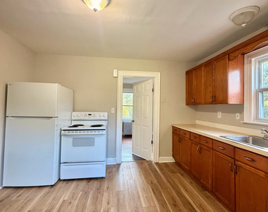 685 Newhall Street - Photo Thumbnail 3