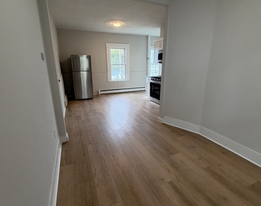 164 Curtis Street - Photo Thumbnail 3
