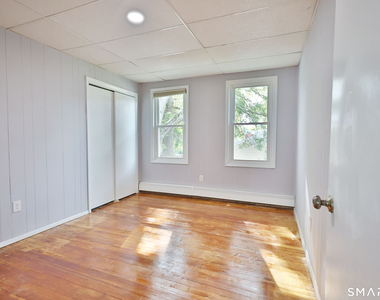 115 Everett Street - Photo Thumbnail 4