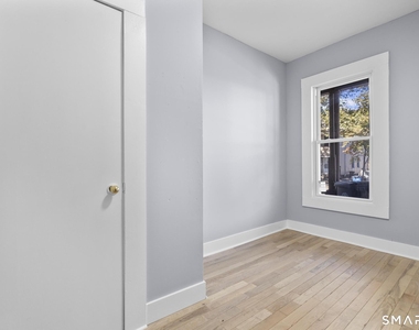 302 Exchange Street - Photo Thumbnail 2