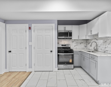 302 Exchange Street - Photo Thumbnail 8