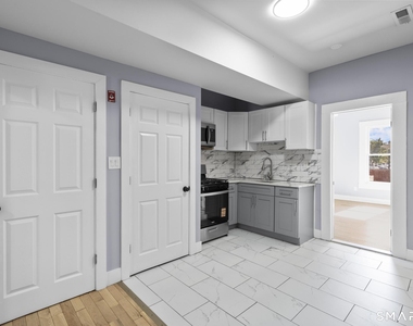 302 Exchange Street - Photo Thumbnail 7
