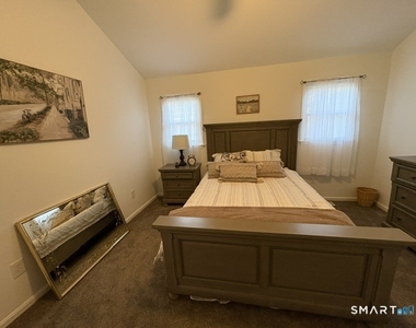 10 Tomahawk Lane - Photo Thumbnail 4