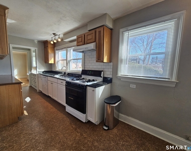 1093 Farmington Avenue - Photo Thumbnail 2