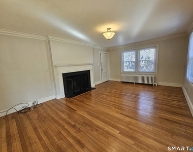 1093 Farmington Avenue - Photo Thumbnail 13