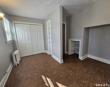 1093 Farmington Avenue - Photo Thumbnail 5