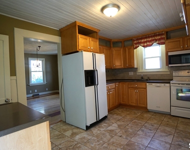 42 Woodbridge Street - Photo Thumbnail 4