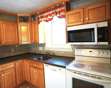 42 Woodbridge Street - Photo Thumbnail 2