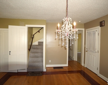 42 Woodbridge Street - Photo Thumbnail 16