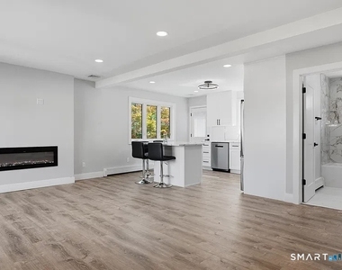 17 Hazel Street - Photo Thumbnail 4