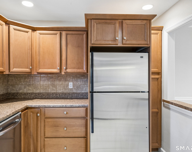 7 Cedarbrook Townhouse - Photo Thumbnail 11