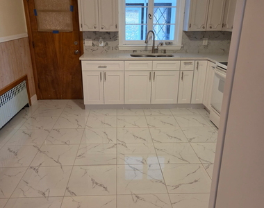 460 Congress Avenue - Photo Thumbnail 1