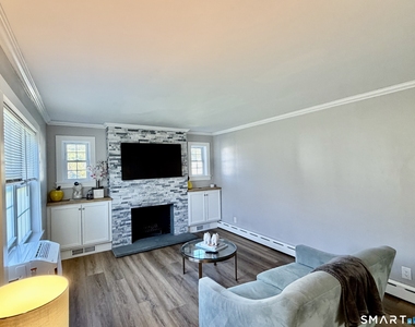 67 Belmont Circle - Photo Thumbnail 8