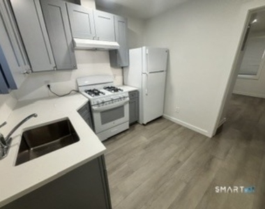 1 North Avenue - Photo Thumbnail 2