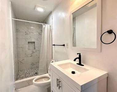 118 Brightwood Ave - Photo Thumbnail 9