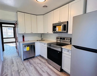 118 Brightwood Ave - Photo Thumbnail 8