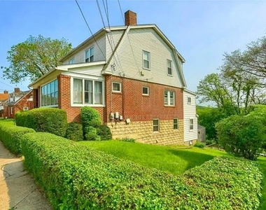 118 Brightwood Ave - Photo Thumbnail 2