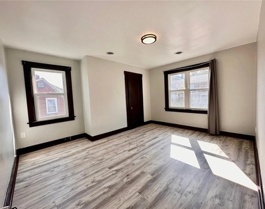 118 Brightwood Ave - Photo Thumbnail 5