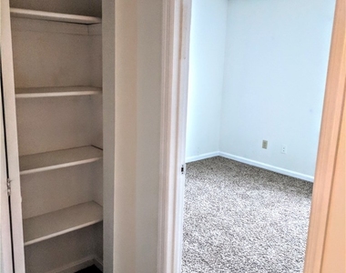 1320 Meadowbrook - Photo Thumbnail 8