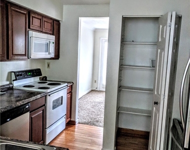 1320 Meadowbrook - Photo Thumbnail 3