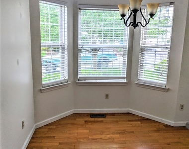 1320 Meadowbrook - Photo Thumbnail 4