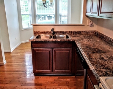 1320 Meadowbrook - Photo Thumbnail 2