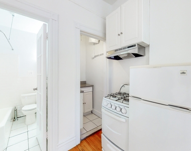 1043 Lexington Avenue - Photo Thumbnail 1