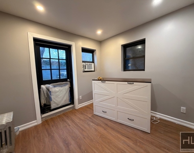 284 Halsey Street - Photo Thumbnail 3