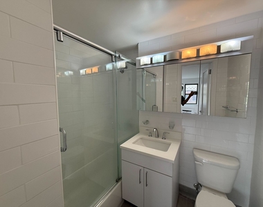 2 Bedroom in Midtown East - Photo Thumbnail 7